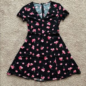 Gap Short Sleeve V-neck fit and flare Black floral print Dress Womens size 0